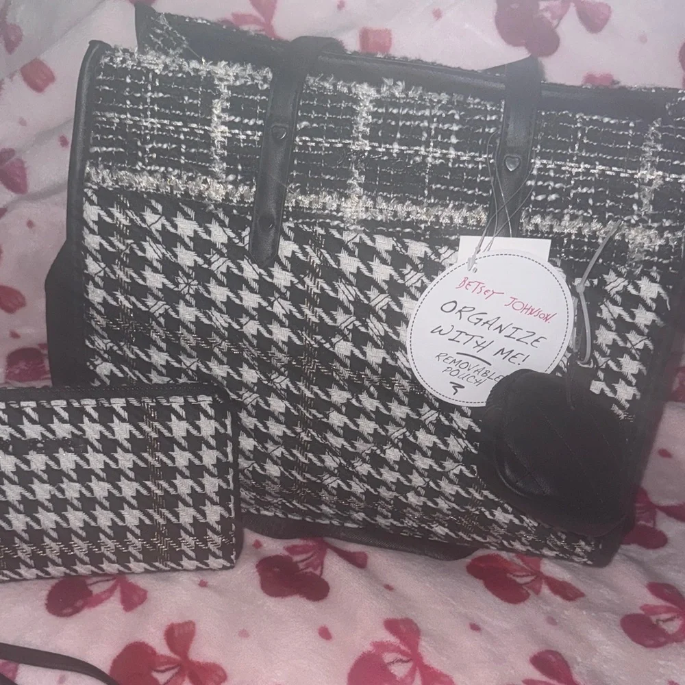 Betsey Johnson stylish tote bag and matching wallet!